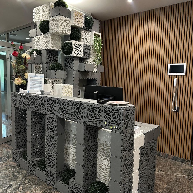 Modułowe strefy biurowe: Jak firmy tworzą strefy skupienia, współpracy i przerwy bez remontu